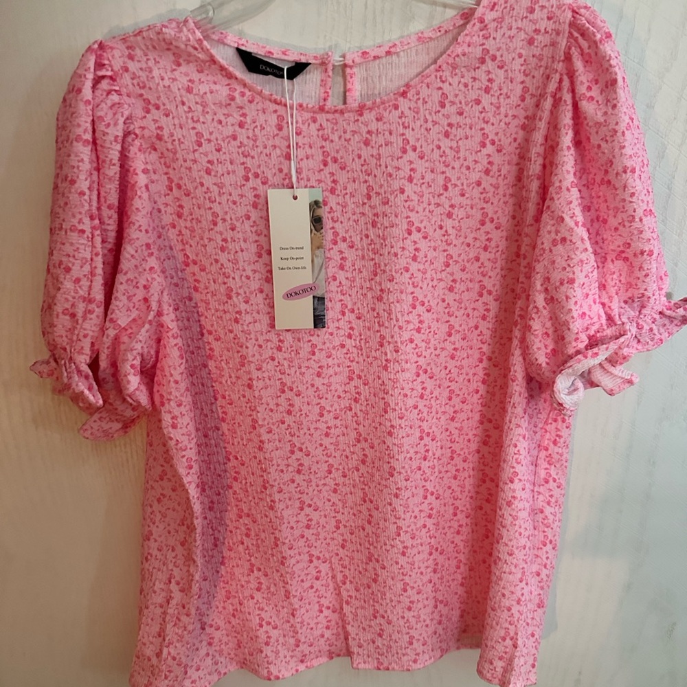 Women’s puff sleeve blouse. NWT. Size L
